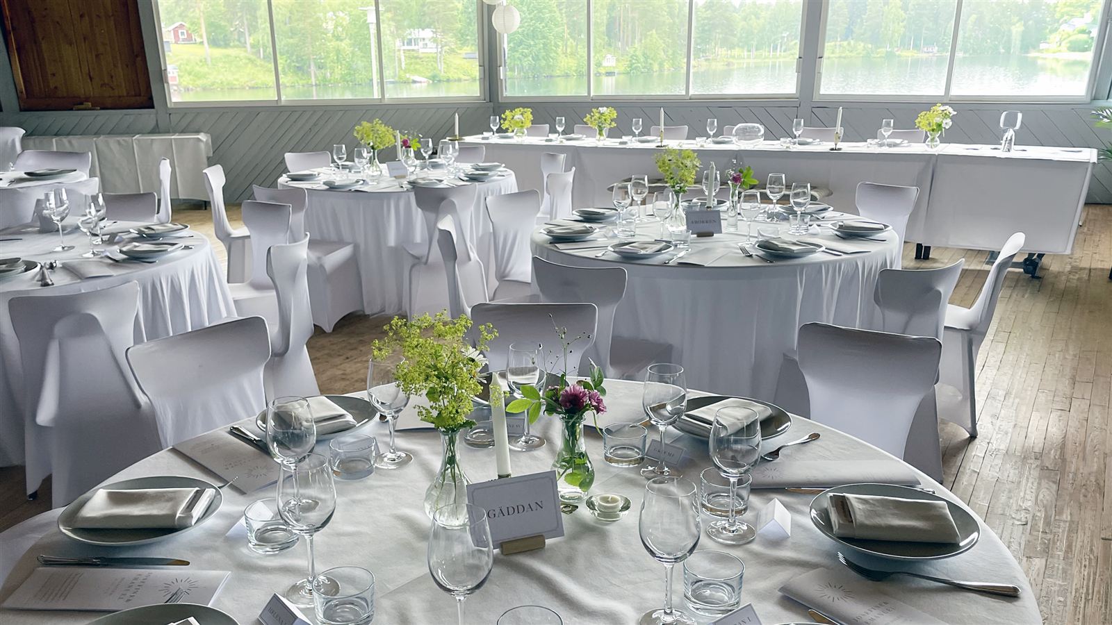 Summer wedding at Sörbyn Lodge